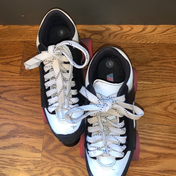 Riedell custom skates SIZE 5 - Picture 7 of 9